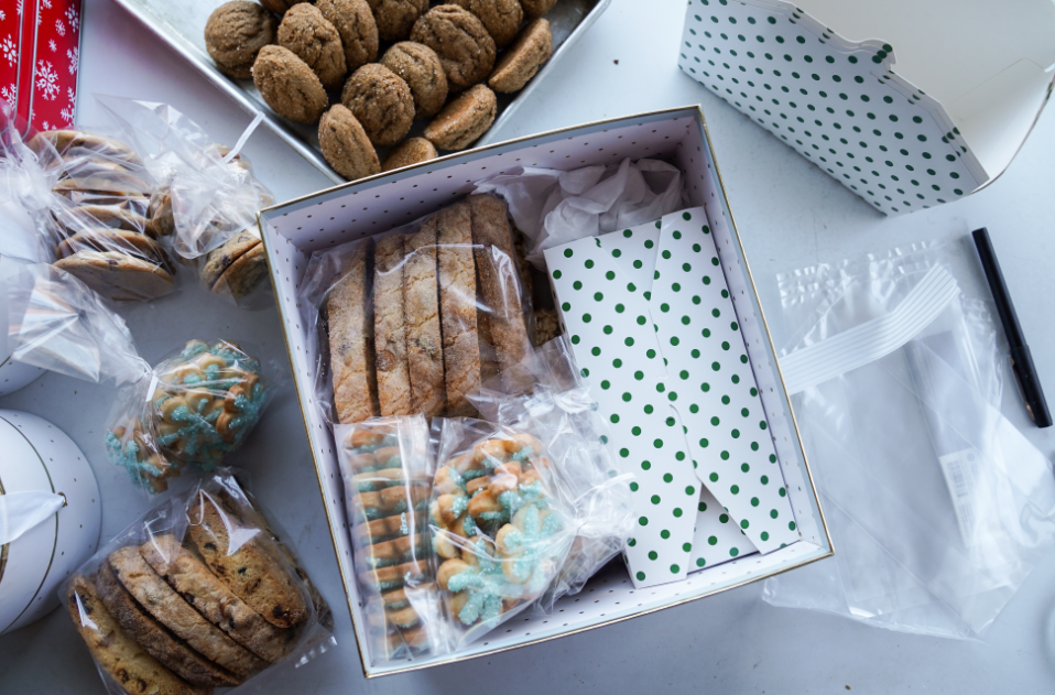 You are currently viewing The Ultimate Gift for Your Mom: A Cookie Box Delivery