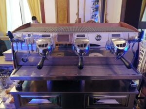 Read more about the article Choosing the Perfect Brew: A Guide to Commercial Coffee Machines for Sale