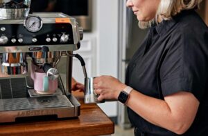 Read more about the article Why a Coffee Machine Store Is the Best Place to Find Your Next Coffee Maker